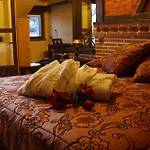El Cerro - Only Adults 2*