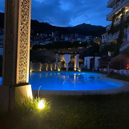 El Cerro - Only Adults 2*