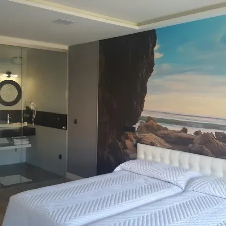 El Cerro - Only Adults 2*