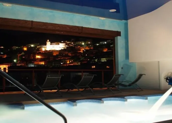 El Cerro - Only Adults Pedro Bernardo